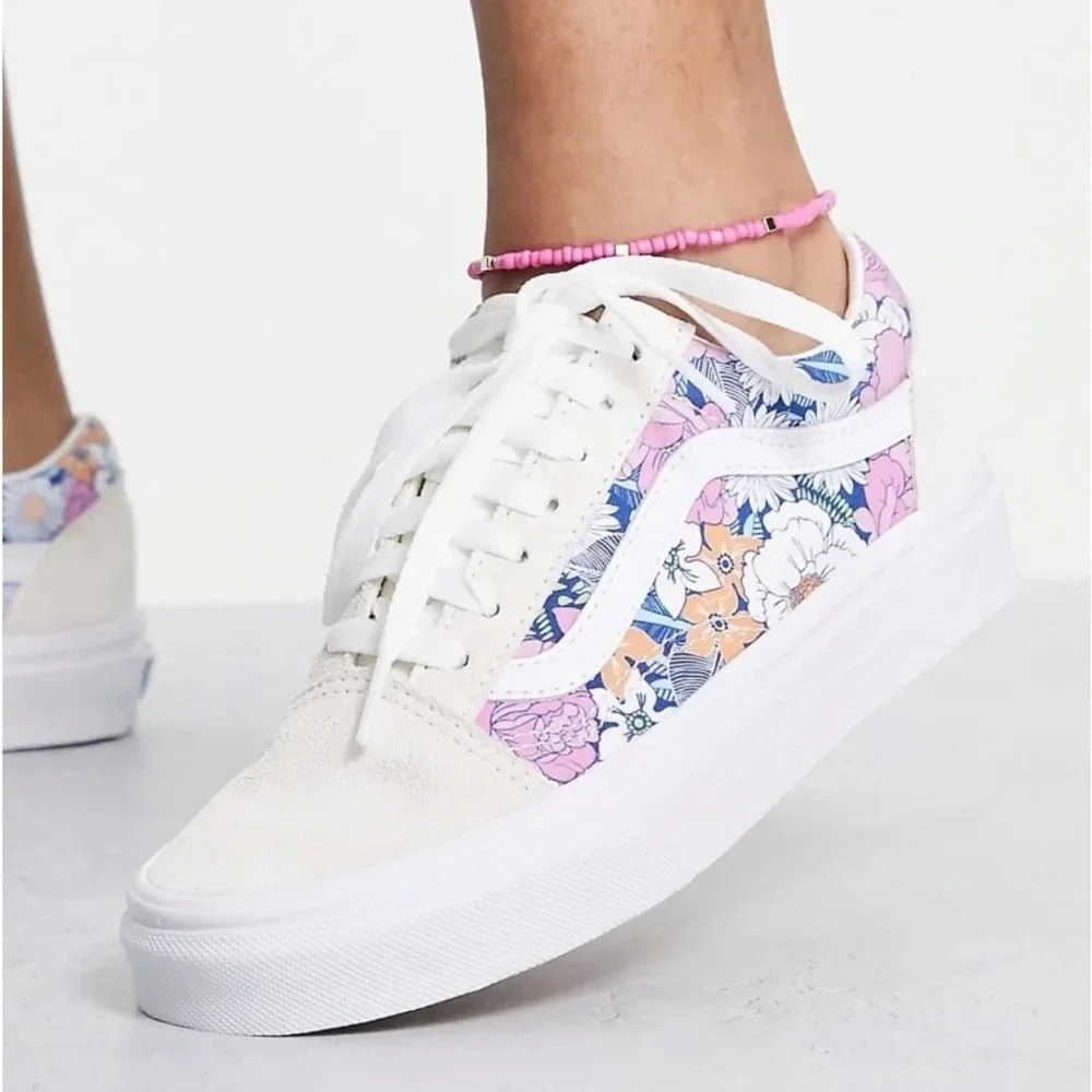 Vans Old Skool sneakers in retro floral print Size 6.5